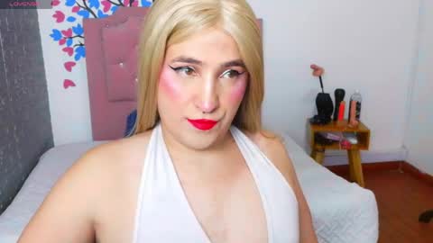 Snapshot of elektra_doll chatting on June 4, 2026, 2:39 am elektra_doll online show from June 4, 2026, 2:39 am