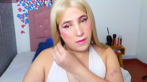 Snapshot of elektra_doll chatting on June 6, 2026, 11:04 am elektra_doll online show from June 6, 2026, 11:04 am