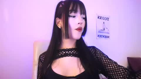  Elektra Sky  online show from April 15, 2026, 9:37 pm