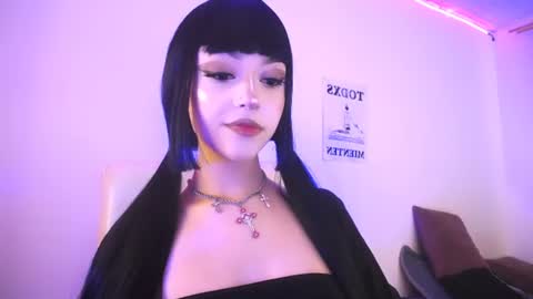  Elektra Sky  online show from June 18, 2026, 9:08 pm