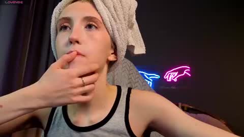 Snapshot of elen__moore chatting on July 3, 2026, 5:36 am Elen online show from July 3, 2026, 5:36 am