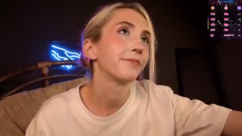 Snapshot of elen__moore chatting on July 24, 2026, 5:16 am Elen online show from July 24, 2026, 5:16 am
