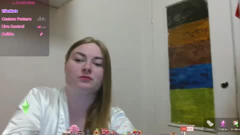 Snapshot of elena_maeer chatting on May 19, 2026, 6:25 pm Elena online show from May 19, 2026, 6:25 pm