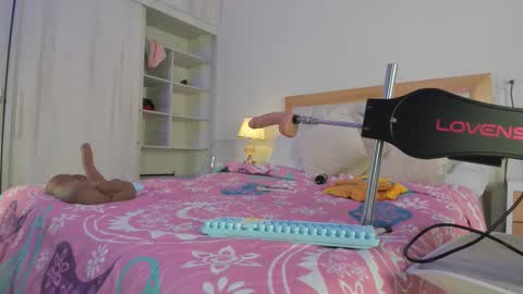 Elena online show from December 16, 2025, 8:25 pm