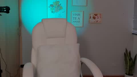 Elena online show from January 5, 2025, 9:57 pm