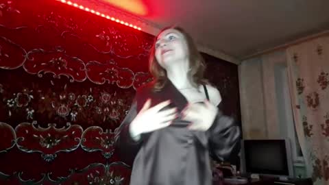 Mia online show from March 14, 2026, 4:45 pm