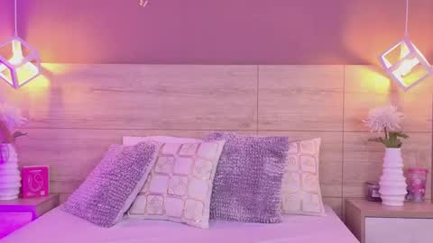 Elena online show from May 31, 2026, 2:46 pm