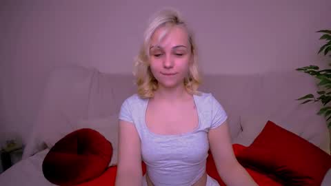 elenamonroee online show from December 3, 2025, 3:03 am
