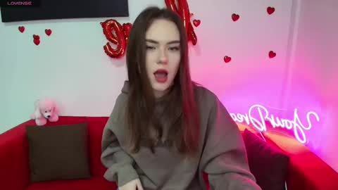 elenaoconar online show from March 11, 2025, 6:43 am