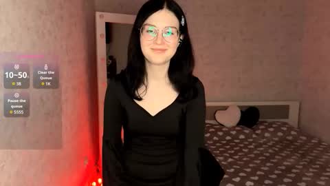 Annie PVT IS OPEN online show from February 3, 2026, 2:53 am