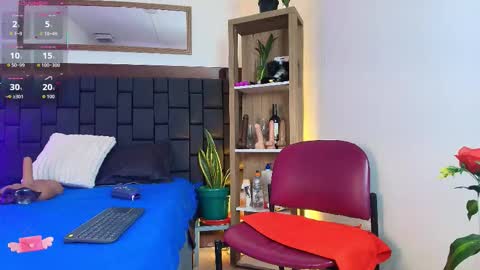 Snapshot of elenna_boobs_ chatting on February 19, 2026, 3:13 am elenna_boobs_ online show from February 19, 2026, 3:13 am