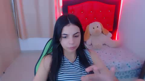 Snapshot of elenna_hotx chatting on December 5, 2024, 5:39 pm agnes online show from December 5, 2024, 5:39 pm