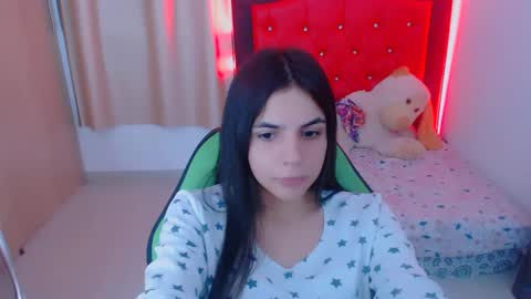 Snapshot of elenna_hotx chatting on December 14, 2024, 6:20 pm agnes online show from December 14, 2024, 6:20 pm