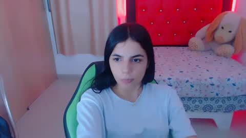 Snapshot of elenna_hotx chatting on December 21, 2024, 10:30 pm agnes online show from December 21, 2024, 10:30 pm