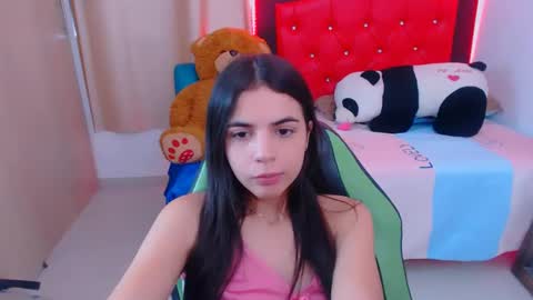 Snapshot of elenna_hotx chatting on January 18, 2025, 5:48 pm agnes online show from January 18, 2025, 5:48 pm