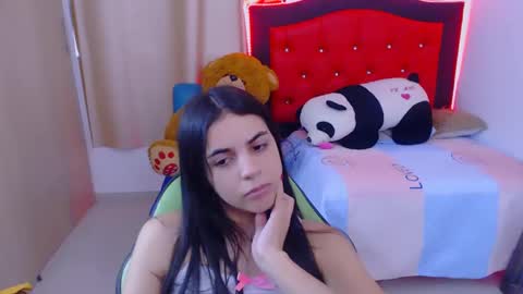 Snapshot of elenna_hotx chatting on January 19, 2025, 8:19 pm agnes online show from January 19, 2025, 8:19 pm