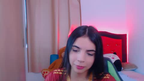Snapshot of elenna_hotx chatting on January 20, 2025, 6:43 pm agnes online show from January 20, 2025, 6:43 pm