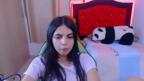 Snapshot of elenna_hotx chatting on January 21, 2025, 10:51 pm agnes online show from January 21, 2025, 10:51 pm