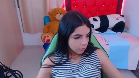 Snapshot of elenna_hotx chatting on January 23, 2025, 9:50 pm agnes online show from January 23, 2025, 9:50 pm