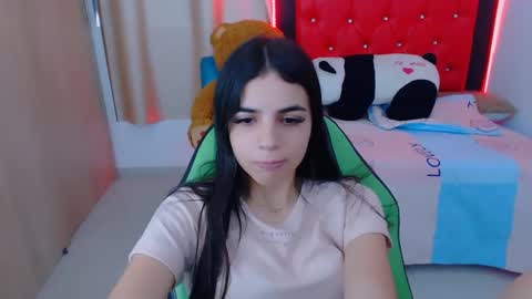 Snapshot of elenna_hotx chatting on January 25, 2025, 5:51 pm agnes online show from January 25, 2025, 5:51 pm