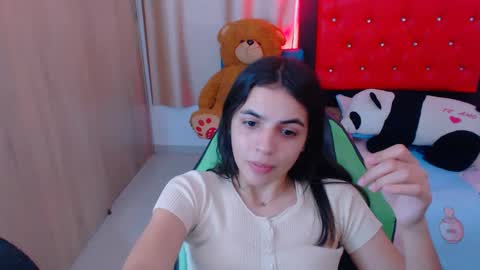 Snapshot of elenna_hotx chatting on January 31, 2025, 9:05 pm agnes online show from January 31, 2025, 9:05 pm