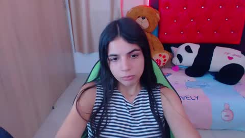 Snapshot of elenna_hotx chatting on February 2, 2025, 5:48 pm agnes online show from February 2, 2025, 5:48 pm