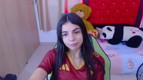 Snapshot of elenna_hotx chatting on February 3, 2025, 9:39 pm agnes online show from February 3, 2025, 9:39 pm