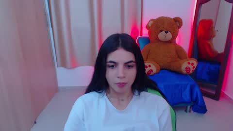 Snapshot of elenna_hotx chatting on February 11, 2025, 11:01 pm agnes online show from February 11, 2025, 11:01 pm