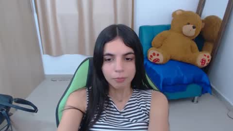 Snapshot of elenna_hotx chatting on February 24, 2025, 9:31 pm agnes online show from February 24, 2025, 9:31 pm