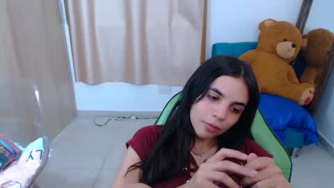 Snapshot of elenna_hotx chatting on February 25, 2025, 7:03 pm agnes online show from February 25, 2025, 7:03 pm