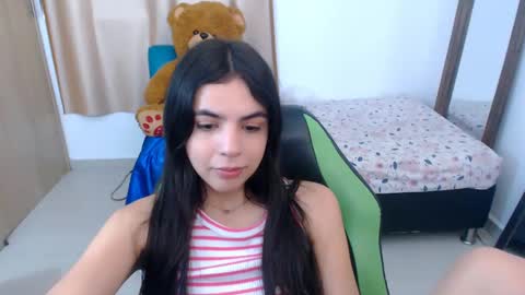 Snapshot of elenna_hotx chatting on March 3, 2025, 5:39 pm agnes online show from March 3, 2025, 5:39 pm