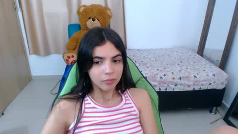 Snapshot of elenna_hotx chatting on March 3, 2025, 8:43 pm agnes online show from March 3, 2025, 8:43 pm