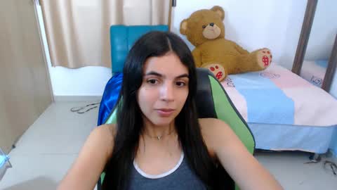 Snapshot of elenna_hotx chatting on March 12, 2025, 12:10 am agnes online show from March 12, 2025, 12:10 am