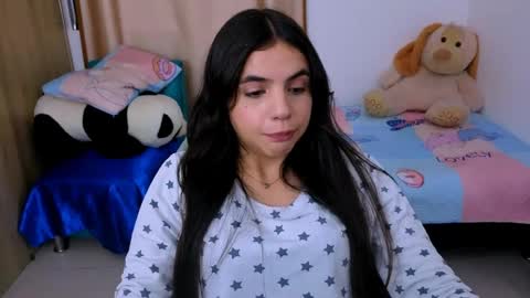 Snapshot of elenna_hotx chatting on September 22, 2025, 7:05 pm agnes online show from September 22, 2025, 7:05 pm