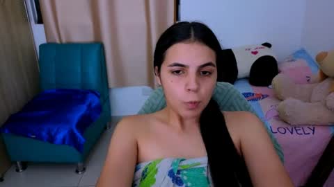 Snapshot of elenna_hotx chatting on October 3, 2025, 11:35 pm agnes online show from October 3, 2025, 11:35 pm