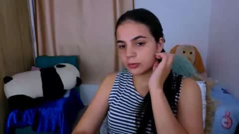 Snapshot of elenna_hotx chatting on October 15, 2025, 5:57 pm agnes online show from October 15, 2025, 5:57 pm