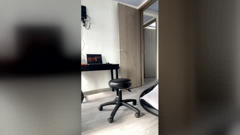 elferjuan1310 online show from May 22, 2026, 2:01 pm