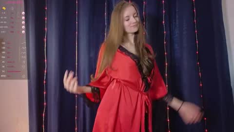 elfieeva1 online show from April 15, 2026, 9:49 am