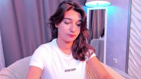 Elfy online show from October 19, 2025, 1:56 pm