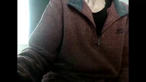 Snapshot of elfyonee chatting on December 11, 2024, 10:03 am elfyonee online show from December 11, 2024, 10:03 am