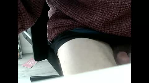 Snapshot of elfyonee chatting on January 22, 2025, 12:17 pm elfyonee online show from January 22, 2025, 12:17 pm