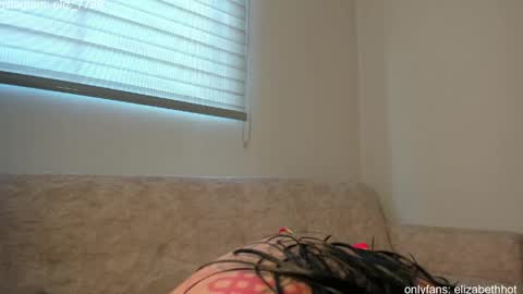 Elizabeth online show from April 13, 2026, 7:41 pm