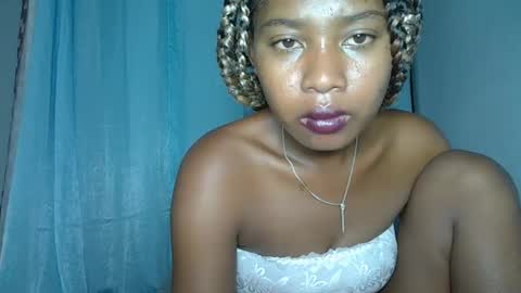 elia011 online show from January 18, 2025, 6:43 pm