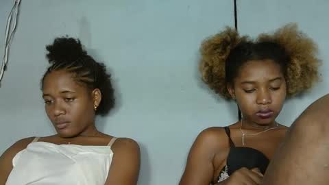 elia011 online show from February 8, 2025, 10:19 pm