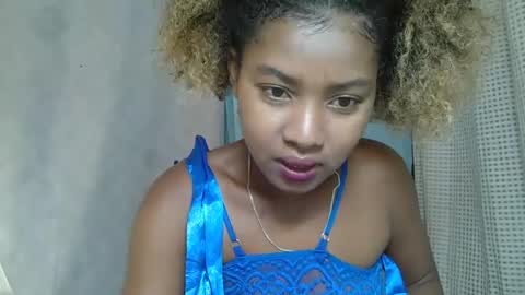 elia011 online show from February 24, 2025, 5:54 am