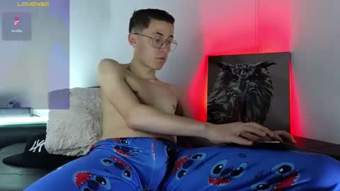 Snapshot of elian_cooper18 chatting on January 13, 2025, 1:06 pm Elian online show from January 13, 2025, 1:06 pm