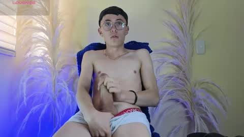 Snapshot of elian_cooper18 chatting on January 23, 2025, 1:13 pm Elian online show from January 23, 2025, 1:13 pm