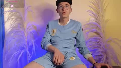 Snapshot of elian_cooper18 chatting on January 24, 2025, 1:14 pm Elian online show from January 24, 2025, 1:14 pm