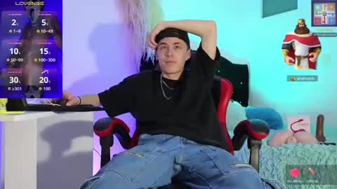 Snapshot of elian_cooper18 chatting on November 6, 2025, 1:06 am Elian online show from November 6, 2025, 1:06 am