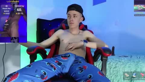 Snapshot of elian_cooper18 chatting on November 25, 2025, 1:16 am Elian online show from November 25, 2025, 1:16 am